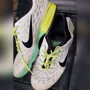 Nike women's shoes size 9.5